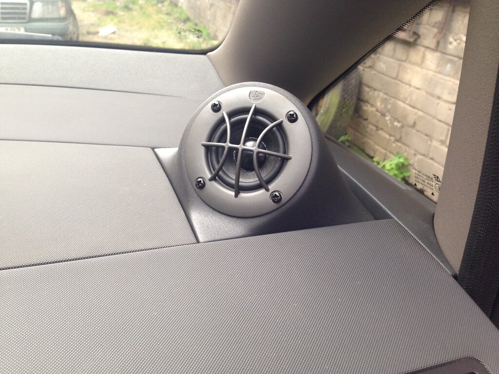 vw-sharan-33448433512-o.jpg