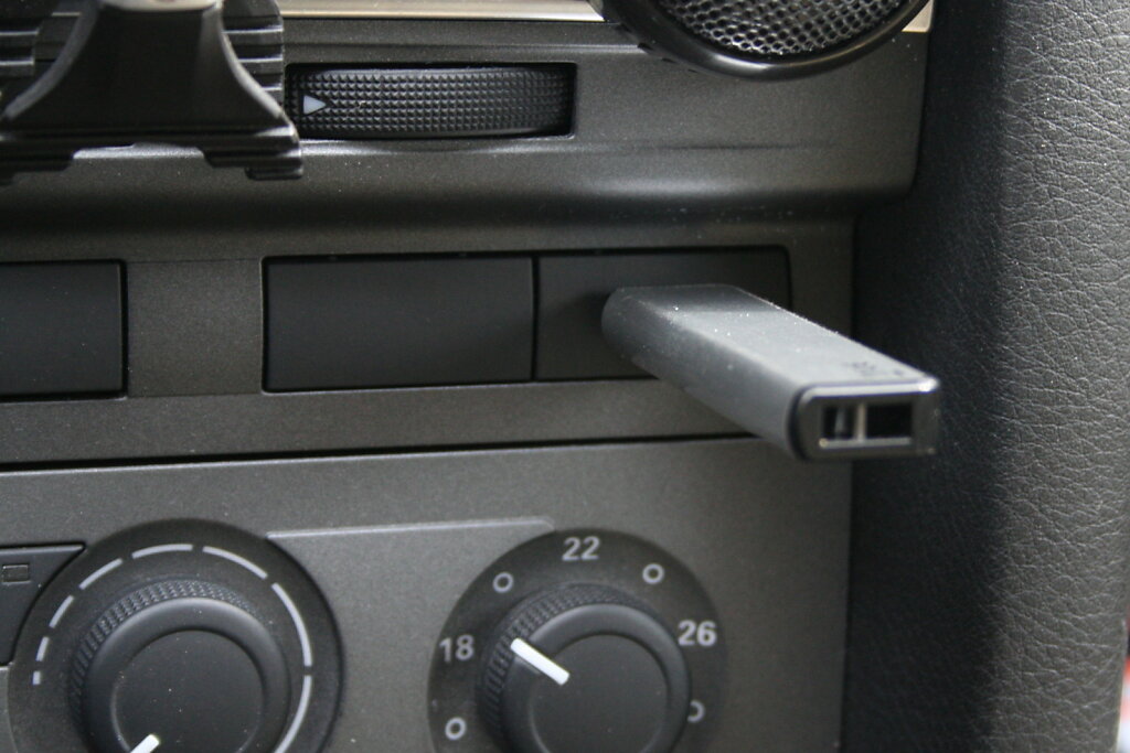 Audi A6 USB/AUX installation