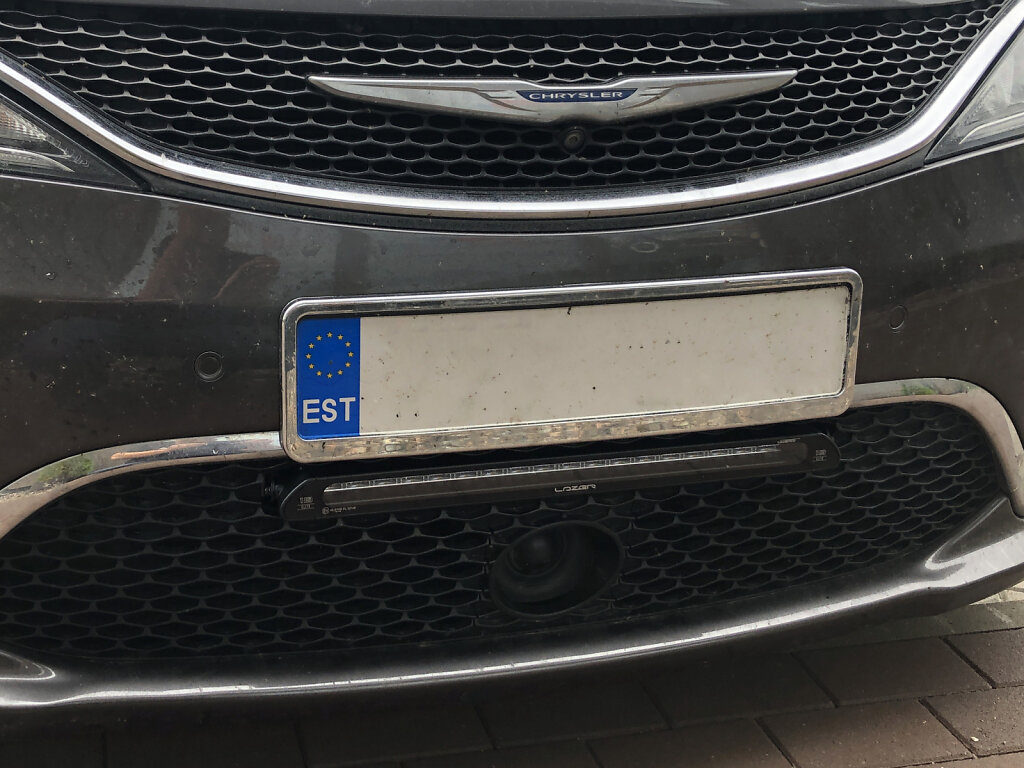 Chrysler-Pacifica.jpg